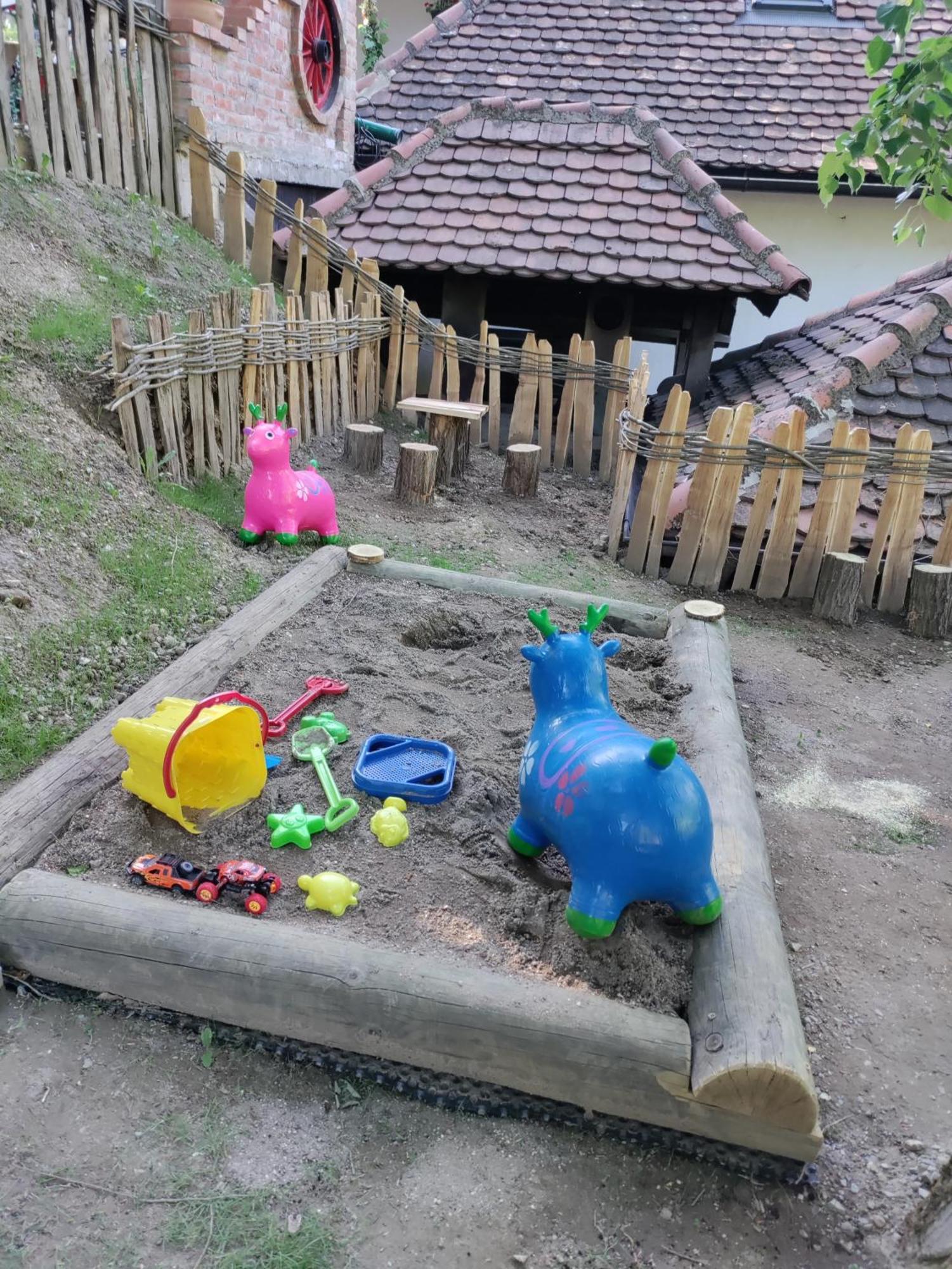 Konak Lecic Trsic Exterior foto